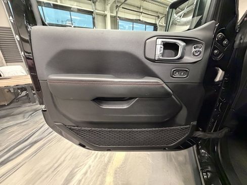 Used 2025 Jeep Gladiator Rubicon image 58