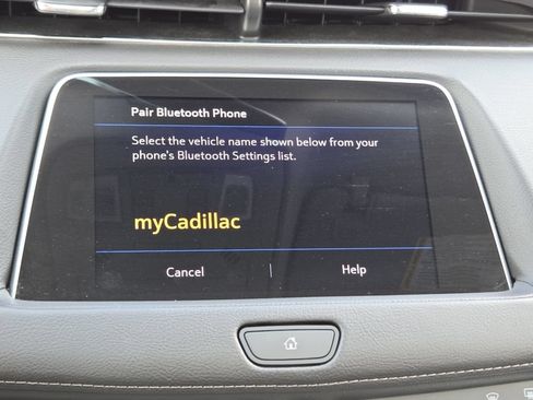 Used 2023 Cadillac XT4 Luxury w/ Driver Awareness Package FWD image 7
