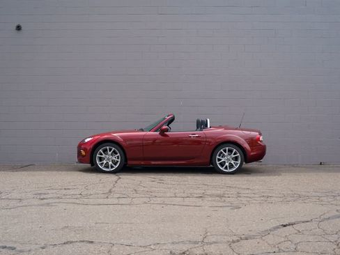 Used 2013 MAZDA MX-5 Miata Grand Touring RWD image 2
