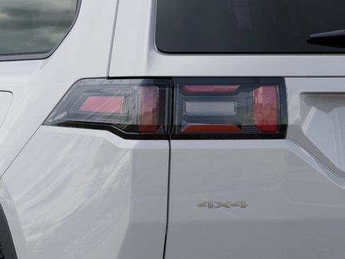 New 2026 Jeep Cherokee Laredo image 9