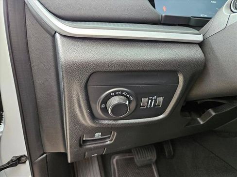 Used 2025 Jeep Grand Cherokee Laredo X RWD image 22