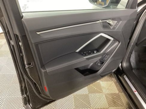 Certified 2025 Audi Q3 2.0T Premium w/ Convenience Package image 17
