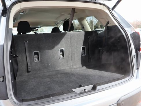 Used 2024 Subaru Ascent Premium w/ Convenience Package image 17