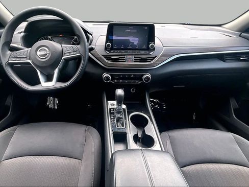 Used 2024 Nissan Altima 2.5 SV FWD image 16