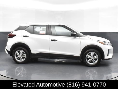 Used 2025 Nissan Kicks Play S FWD image 4