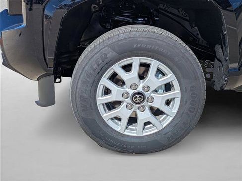 Used 2025 Toyota Tacoma SR5 AWD/4WD image 10