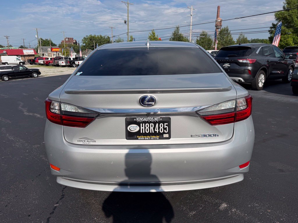 Used 2017 Lexus ES 300h w/ Navigation System Package FWD image 6