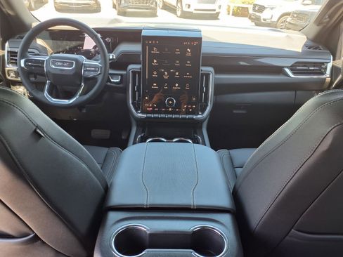 Used 2026 GMC Yukon XL Elevation image 17