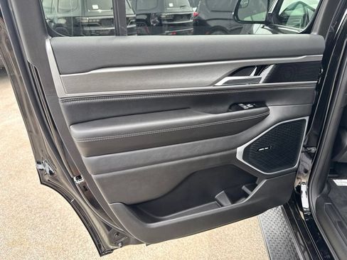 New 2026 Jeep Grand Wagoneer Limited AWD/4WD image 24