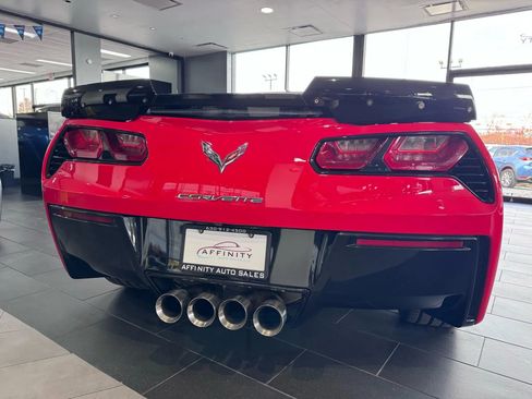Used 2019 Chevrolet Corvette Stingray Coupe w/ 1LT image 4
