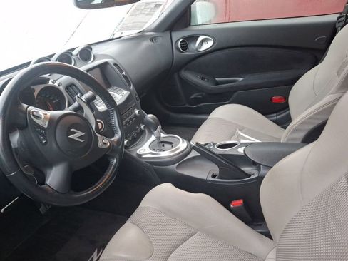 Used 2010 Nissan 370Z Touring w/ Sport Pkg image 10
