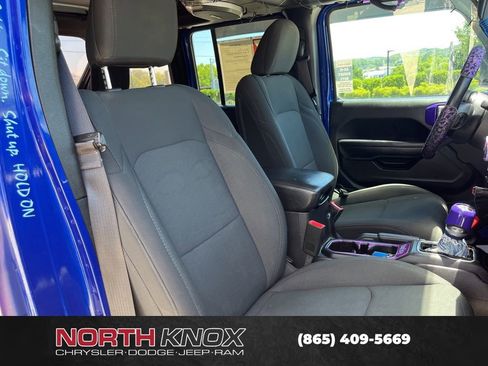 Used 2018 Jeep Wrangler Unlimited Sport S AWD/4WD image 25