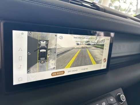 Used 2024 Land Rover Defender 110 S image 10