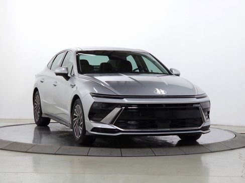 Certified 2025 Hyundai Sonata Limited image 1