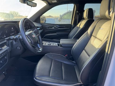 Used 2024 Cadillac Escalade Sport w/ Touring Package image 9