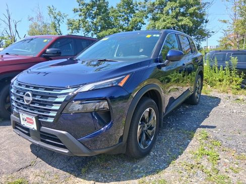 Used 2026 Nissan Rogue SV AWD/4WD image 4