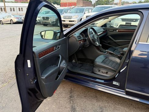 Used 2013 Volkswagen Passat 2.5 SEL FWD image 16