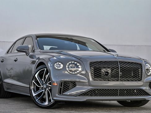 New 2025 Bentley Flying Spur Plug-In Hybrid image 1