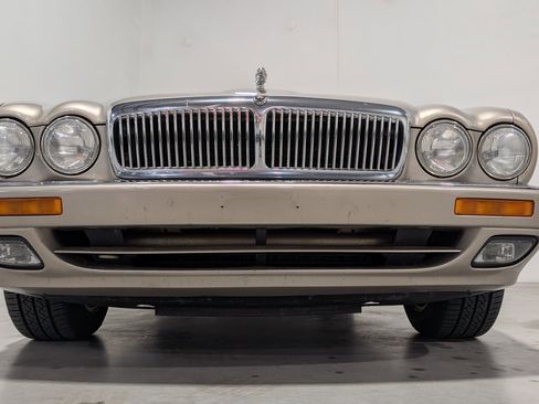 Used 1996 Jaguar XJ6 RWD image 24