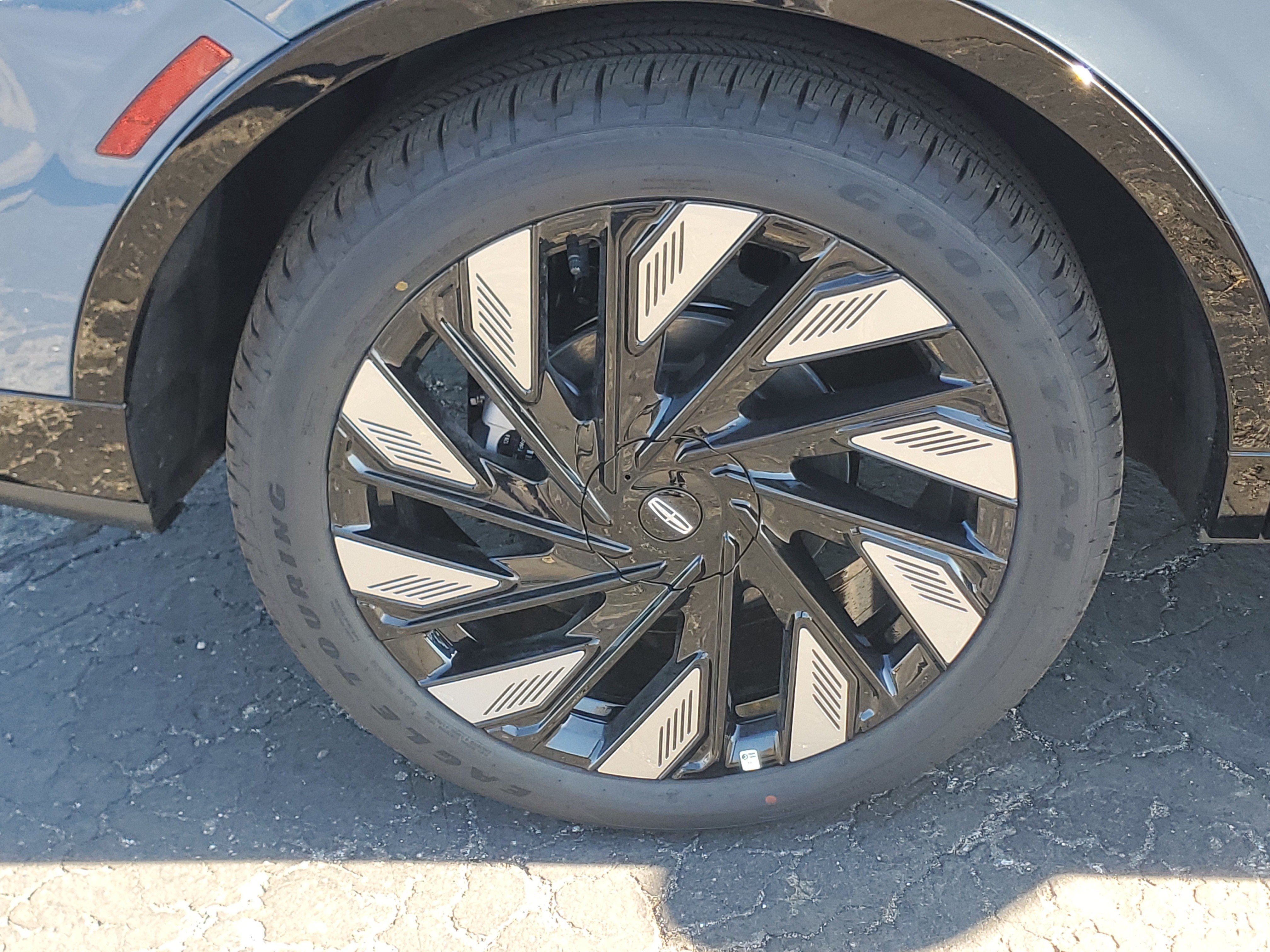 New 2026 Lincoln Nautilus Reserve AWD/4WD image 5