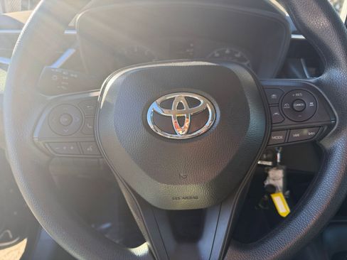 Used 2025 Toyota Corolla LE image 25