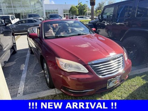 Used 2011 Chrysler 200 Touring image 3