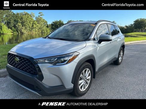 Used 2024 Toyota Corolla Cross LE FWD image 1