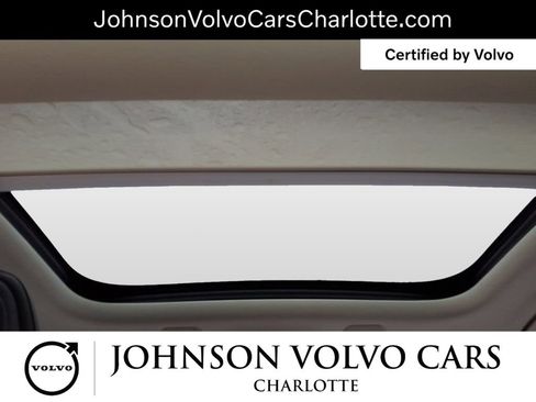 Used 2024 Volvo XC60 B5 Plus image 10