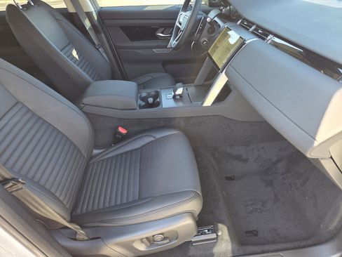 New 2025 Land Rover Discovery Sport S image 3