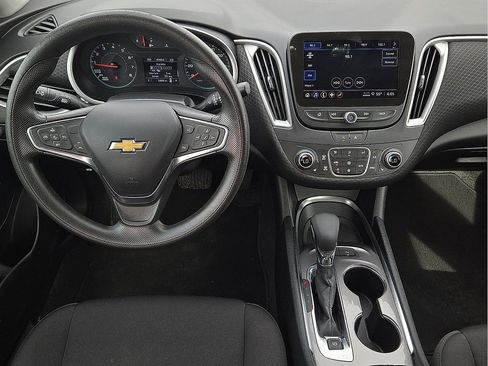Used 2025 Chevrolet Malibu LT image 10