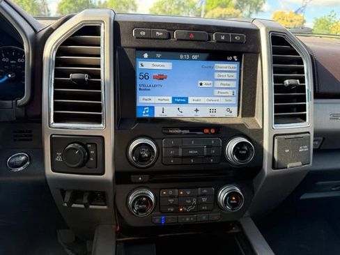 Used 2017 Ford F350 Platinum w/ Platinum Ultimate Package AWD/4WD image 17