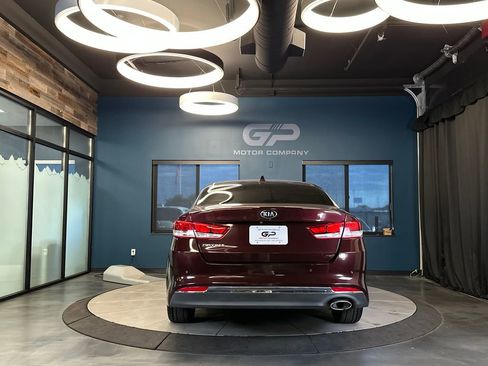 Used 2018 Kia Optima LX w/ Convenience Package FWD image 4