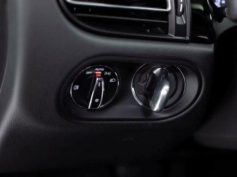 Certified 2025 Porsche Macan Turbo image 20