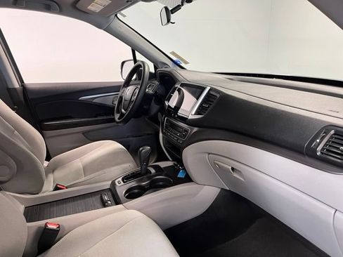 Used 2017 Honda Pilot EX image 11