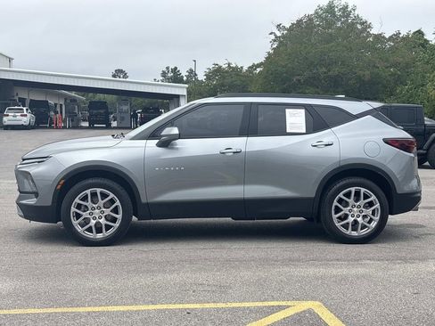 Used 2023 Chevrolet Blazer LT w/ Convenience Package FWD image 2