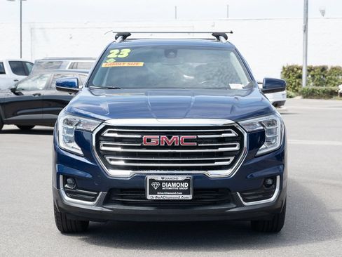 Used 2023 GMC Terrain SLT AWD/4WD image 2