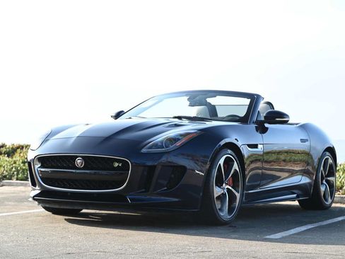 Used 2016 Jaguar F-TYPE R AWD/4WD image 4