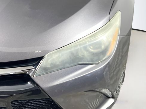 Used 2015 Toyota Camry SE FWD image 12