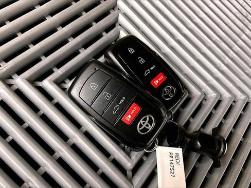 Used 2023 Toyota Corolla SE image 10