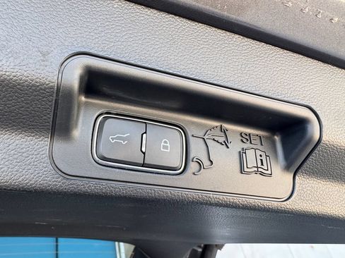 Used 2024 Ford Explorer Limited w/ Equipment Group 301A AWD/4WD image 34