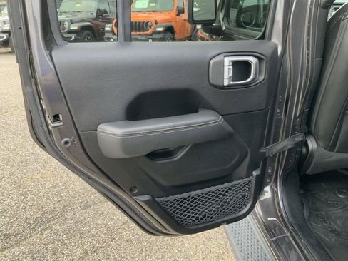 Used 2020 Jeep Wrangler Unlimited Sahara AWD/4WD image 51