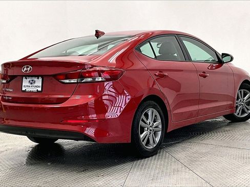 Used 2018 Hyundai Elantra SEL image 2