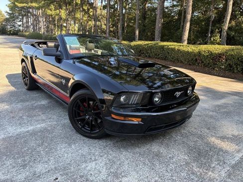 Used 2009 Ford Mustang GT Premium RWD image 2
