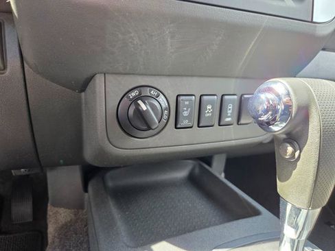 Used 2014 Nissan Frontier SV w/ SV Value Truck Package image 25