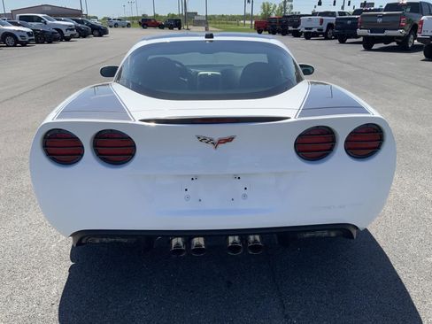 Used 2005 Chevrolet Corvette Coupe w/ Preferred Equipment Group RWD image 10