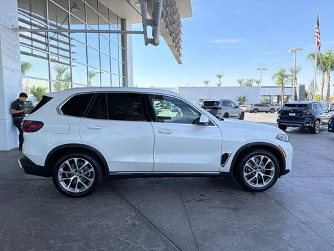 Used 2026 BMW X5 xDrive40i w/ Premium Package AWD/4WD image 3