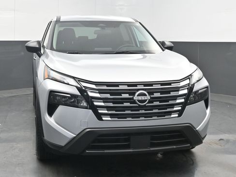 Certified 2025 Nissan Rogue S image 2