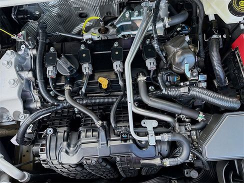 New 2025 Mitsubishi Outlander SE image 33