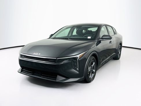 Used 2025 Kia K4 FWD image 3