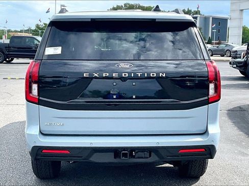 New 2026 Ford Expedition Active image 4